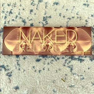 New Naked reloaded neutral eyeshadow palette